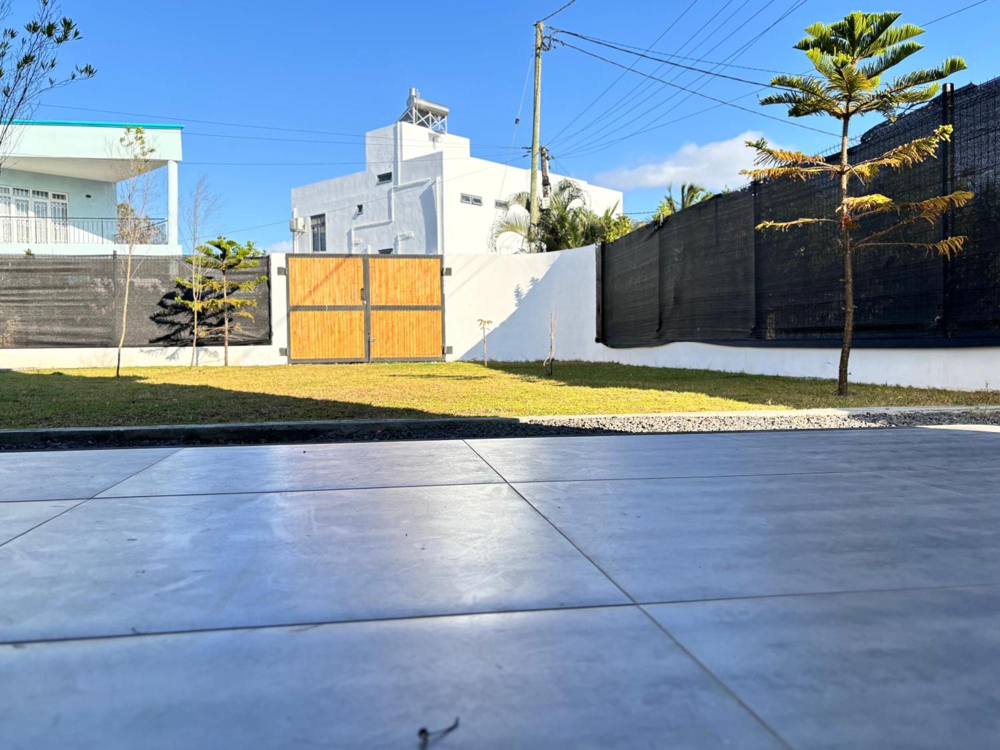 Maison Mont Choisy - One Or Two Bedrooms Apartment Trou aux Biches Bagian luar foto