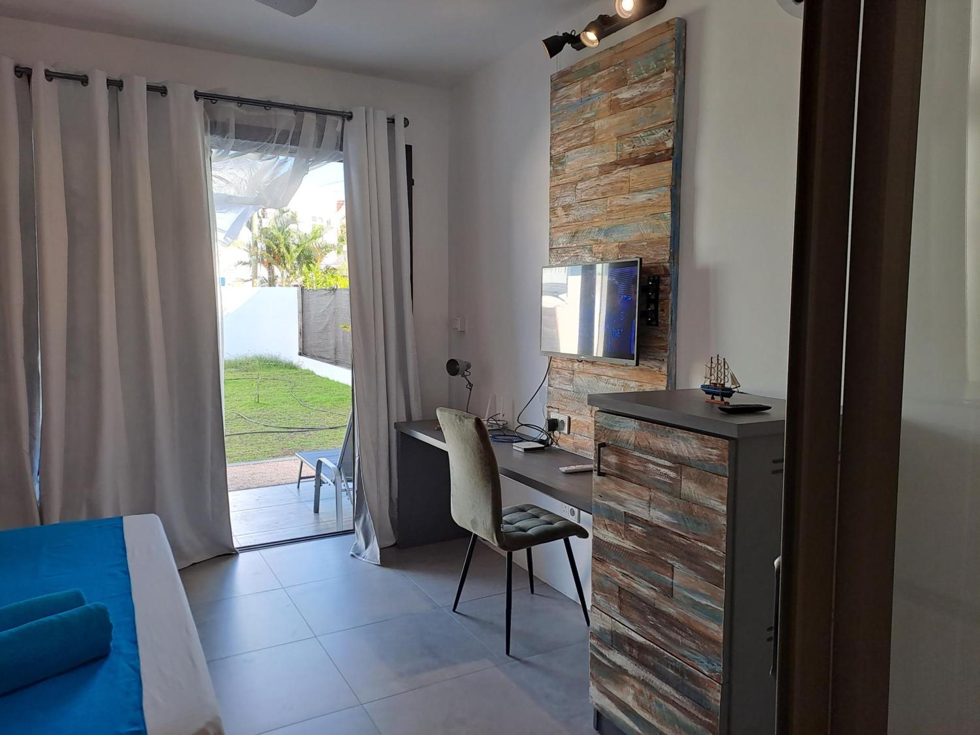Maison Mont Choisy - One Or Two Bedrooms Apartment Trou aux Biches Bagian luar foto
